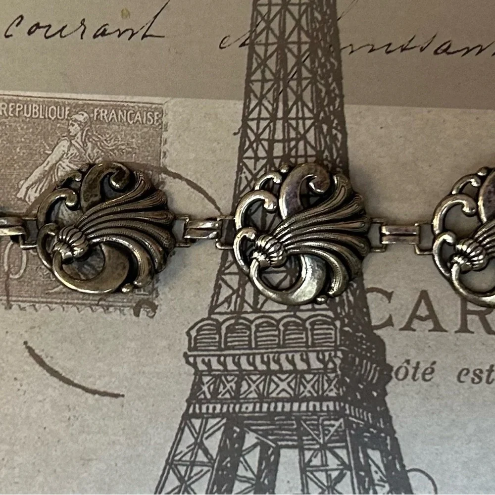 Amazing vintage sterling silver round panel bracelet FAN motif